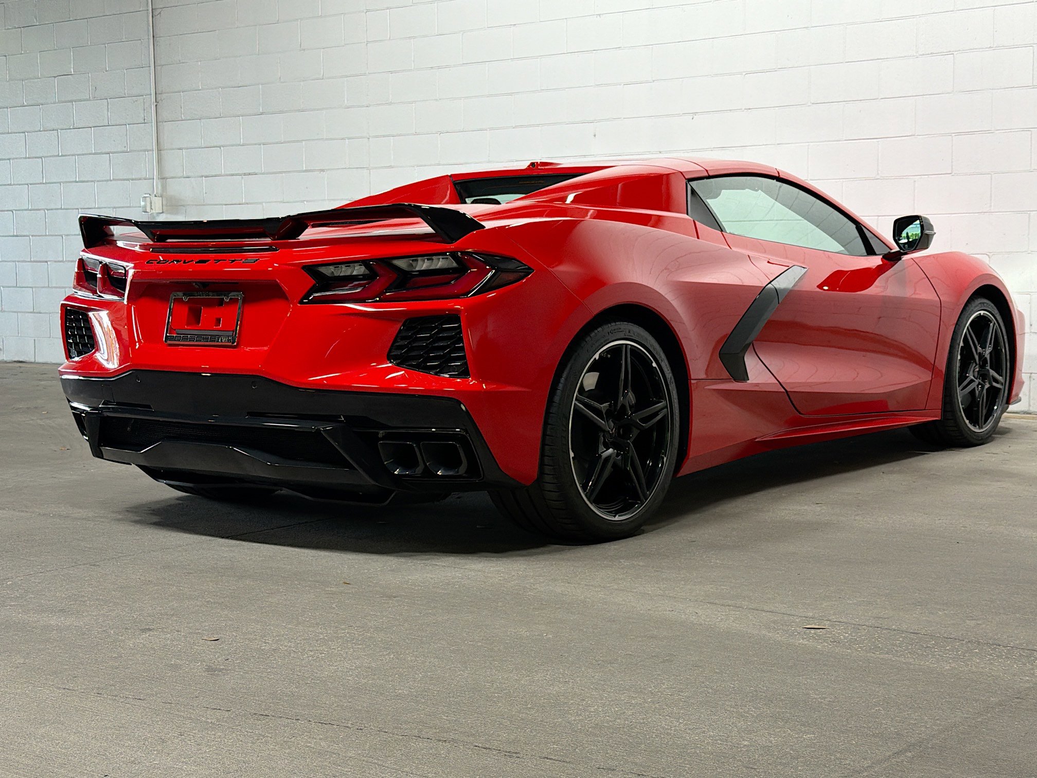 Used 2024 Chevrolet Corvette Stingray Premium Conv w/ Z51 Performance Package RWD image 7