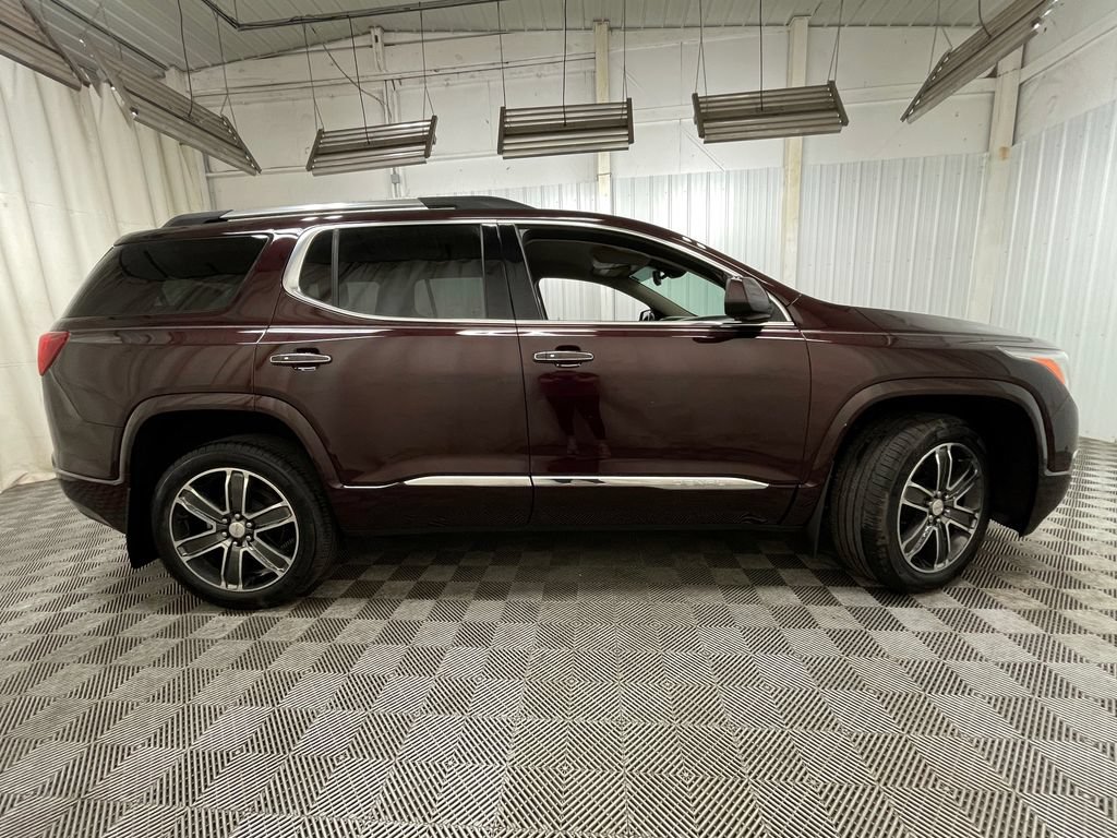 Used 2017 GMC Acadia Denali w/ Technology Package FWD image 25