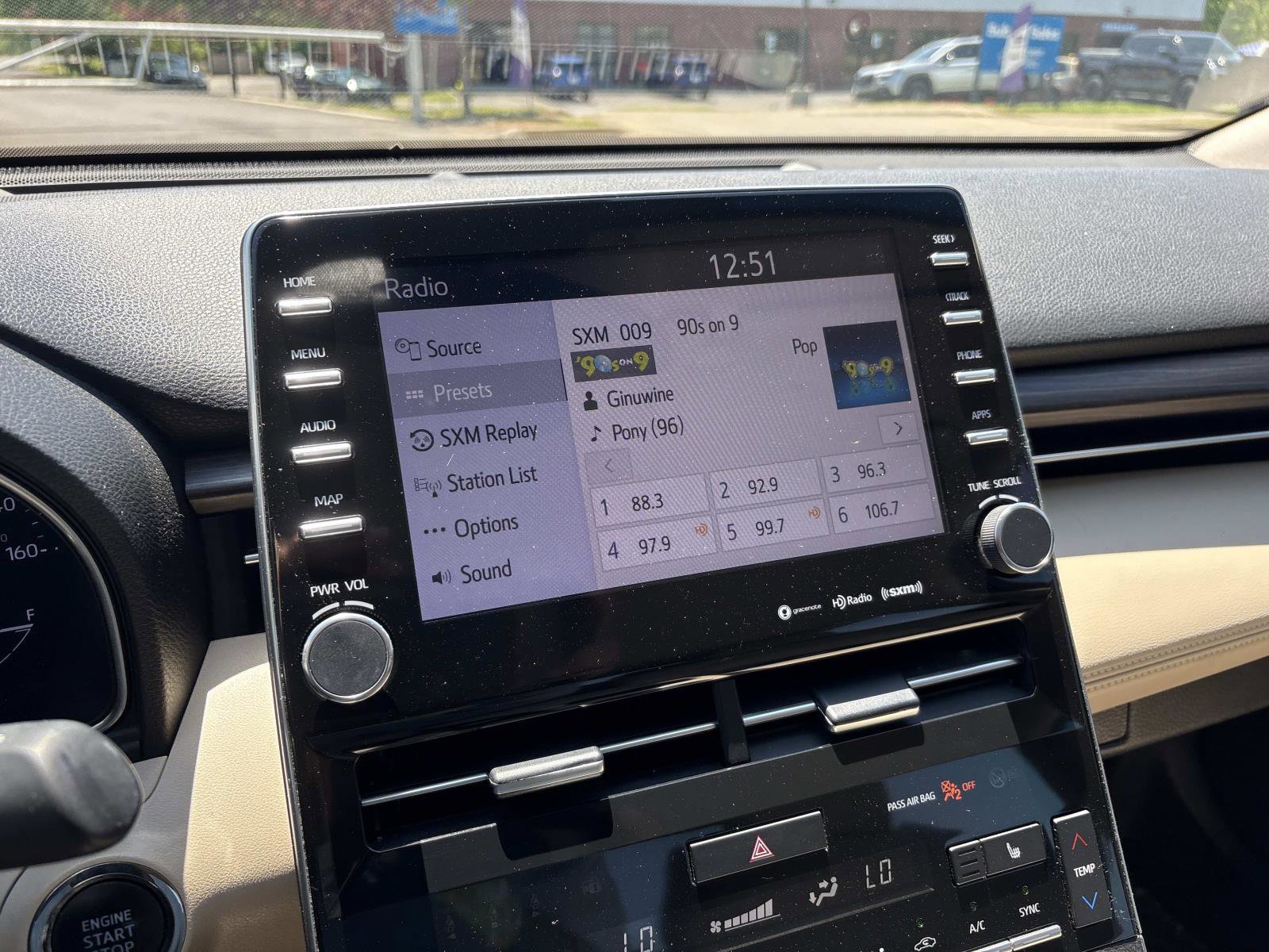 Used 2020 Toyota Avalon XLE w/ All Weather Liner Package FWD image 22