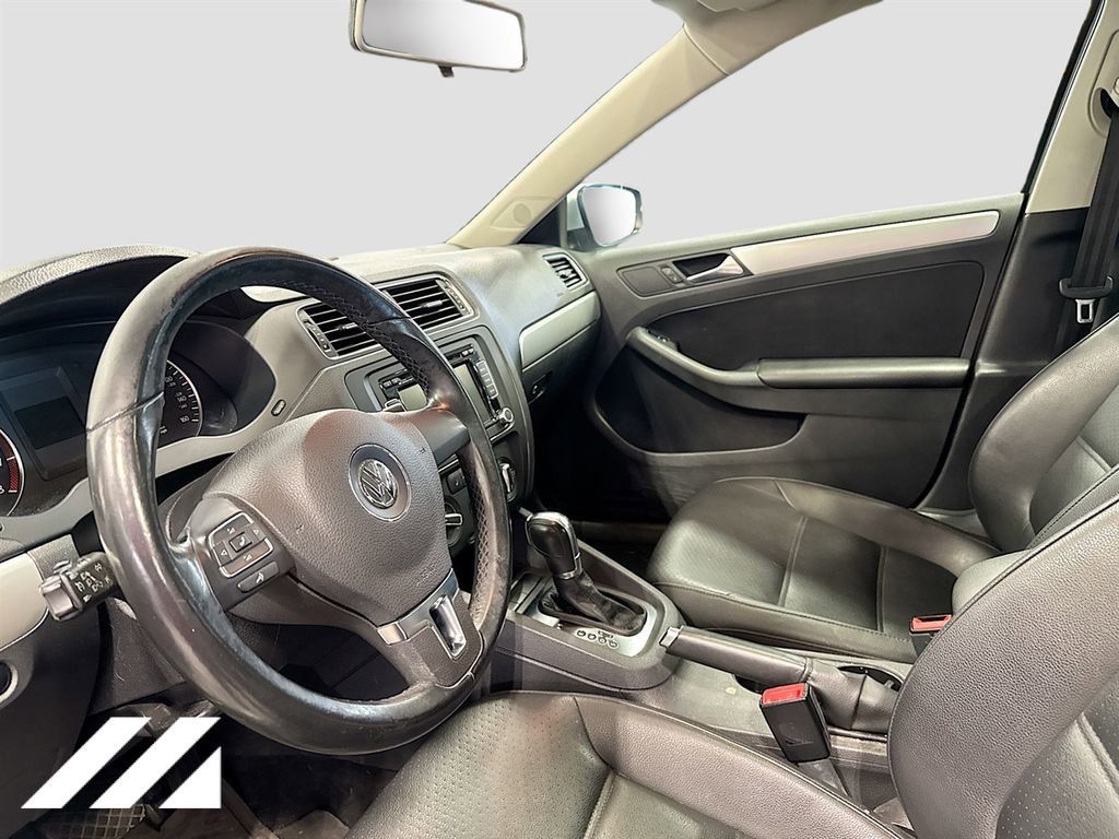 Used 2013 Volkswagen Jetta SE FWD image 9