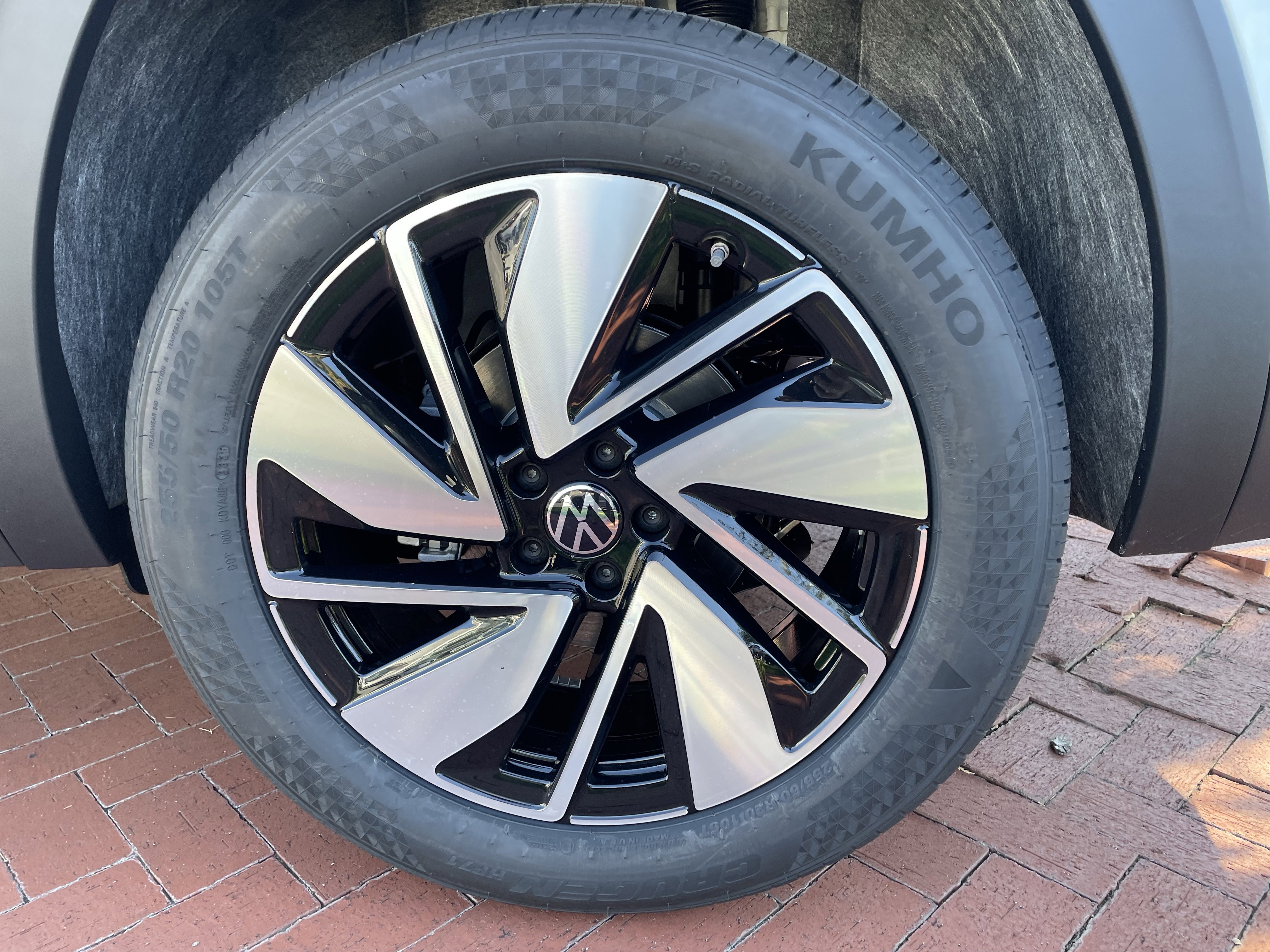 New 2026 Volkswagen Atlas SE image 8