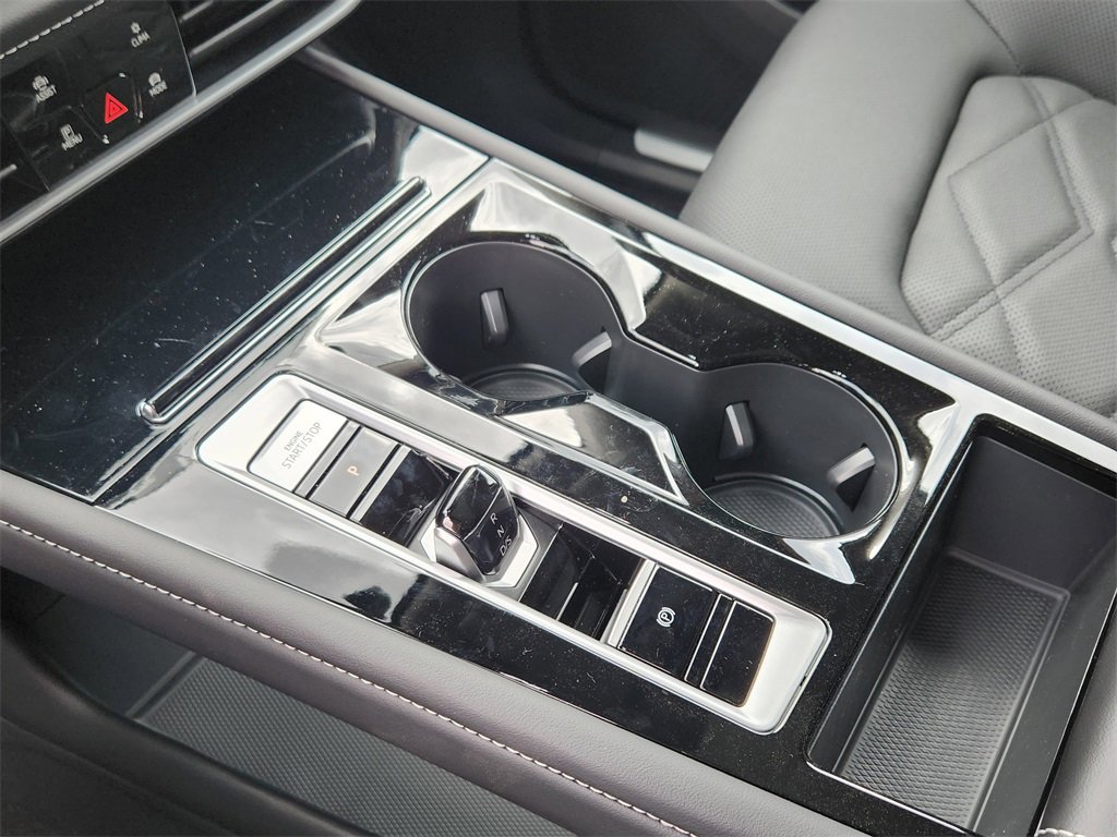 New 2025 Volkswagen Atlas SE image 13