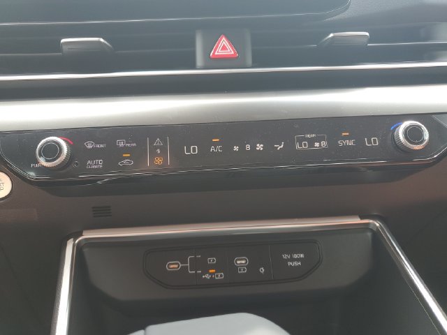 New 2027 Kia Carnival SX w/ Dark Edition Package FWD image 34