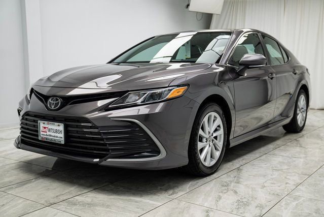 Used 2023 Toyota Camry LE image 6