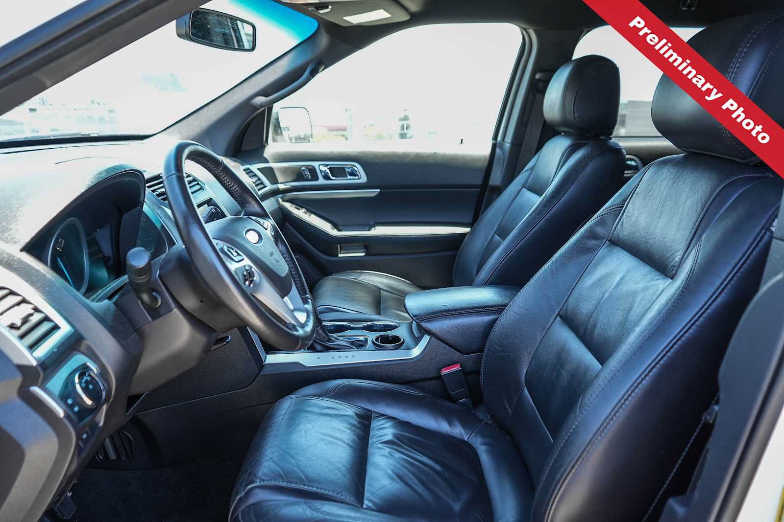Used 2015 Ford Explorer XLT w/ Equipment Group 202B FWD image 12