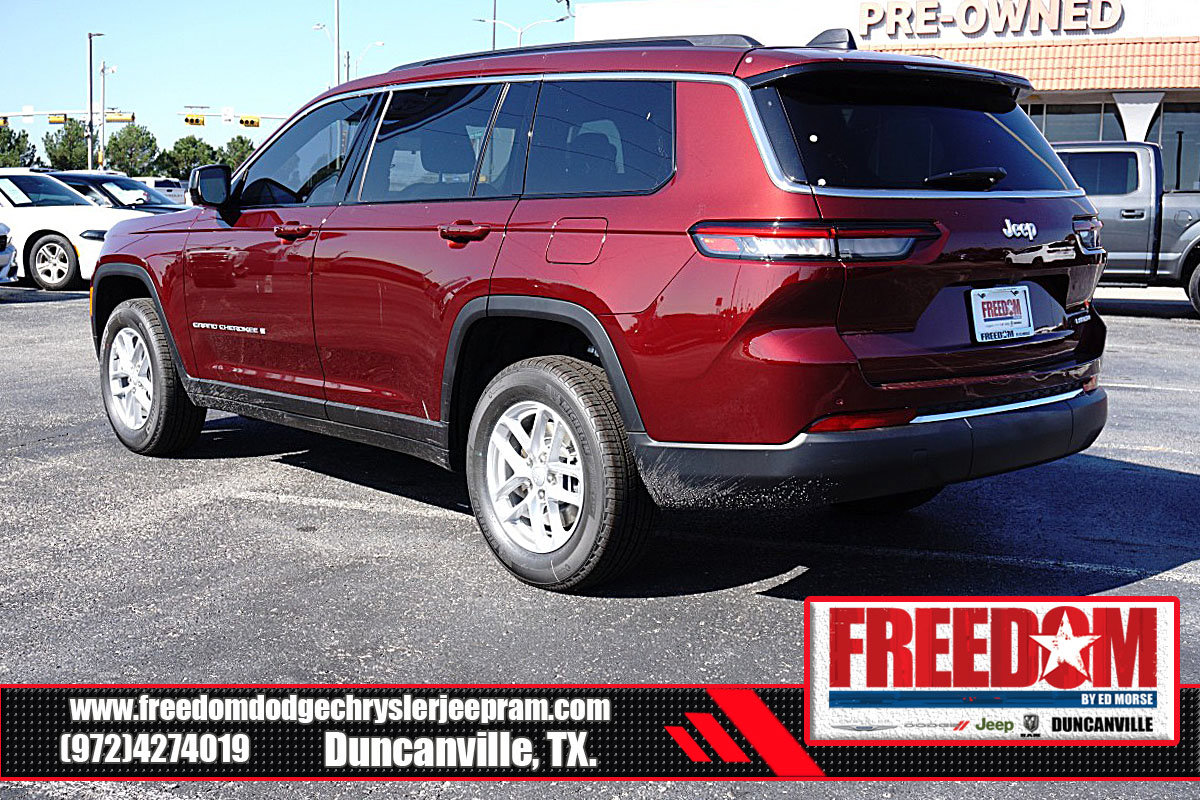 New 2025 Jeep Grand Cherokee L Laredo RWD image 3