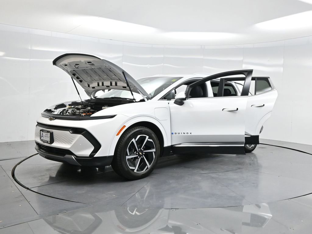 Used 2025 Chevrolet Equinox EV LT w/ Convenience Package image 41
