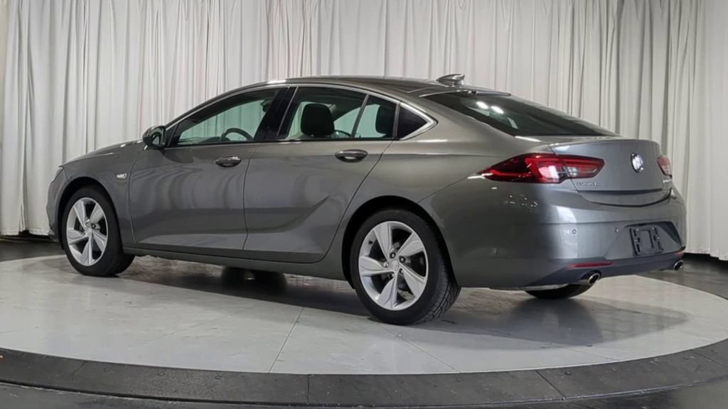 Used 2018 Buick Regal Preferred w/ Sights and Sounds Package FWD image 8