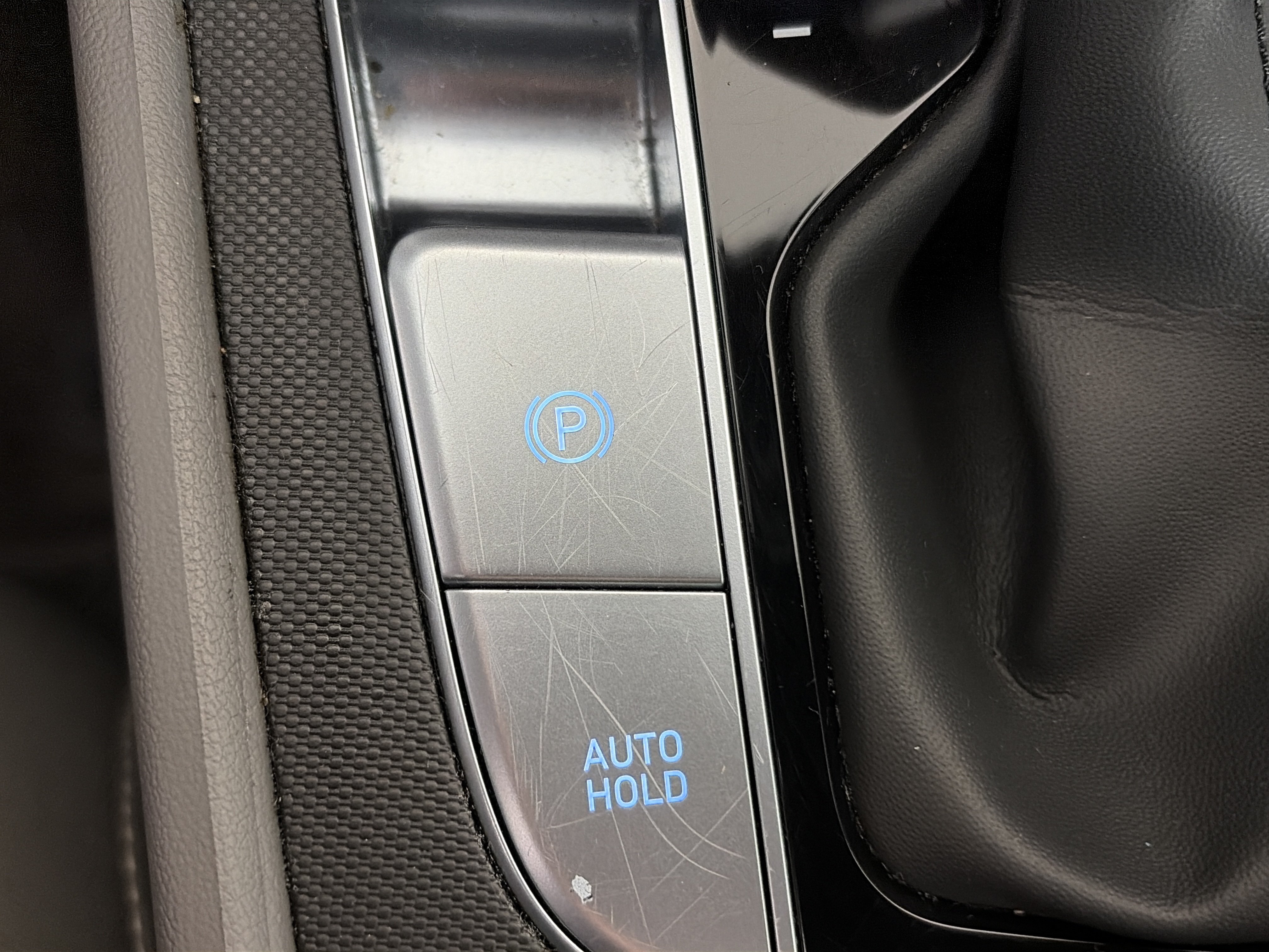 Used 2025 Hyundai Elantra SEL FWD image 28