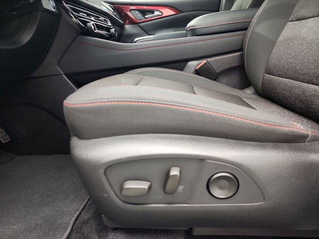 Used 2024 Chevrolet Traverse Z71 image 16