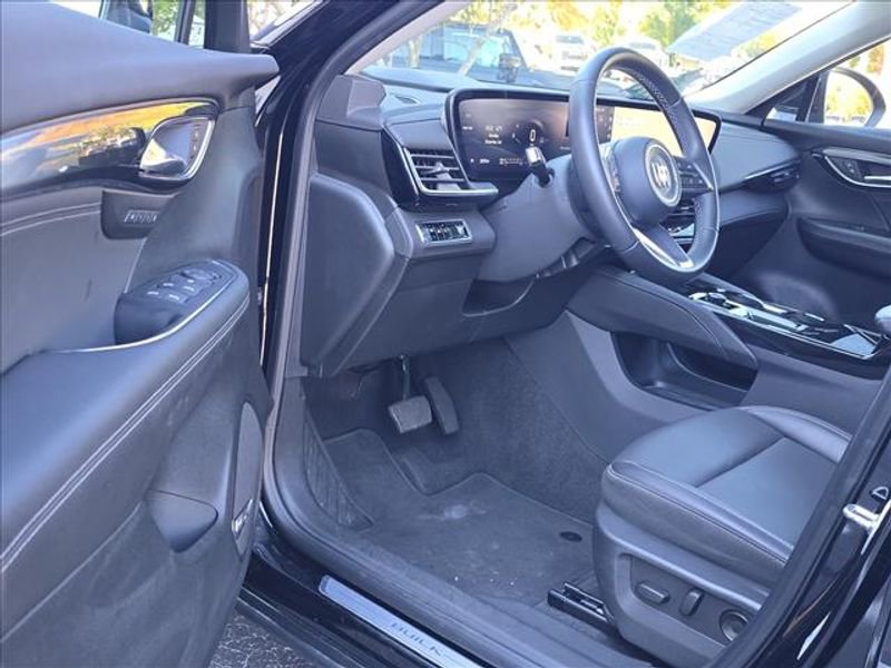Certified 2025 Buick Envision Preferred image 4
