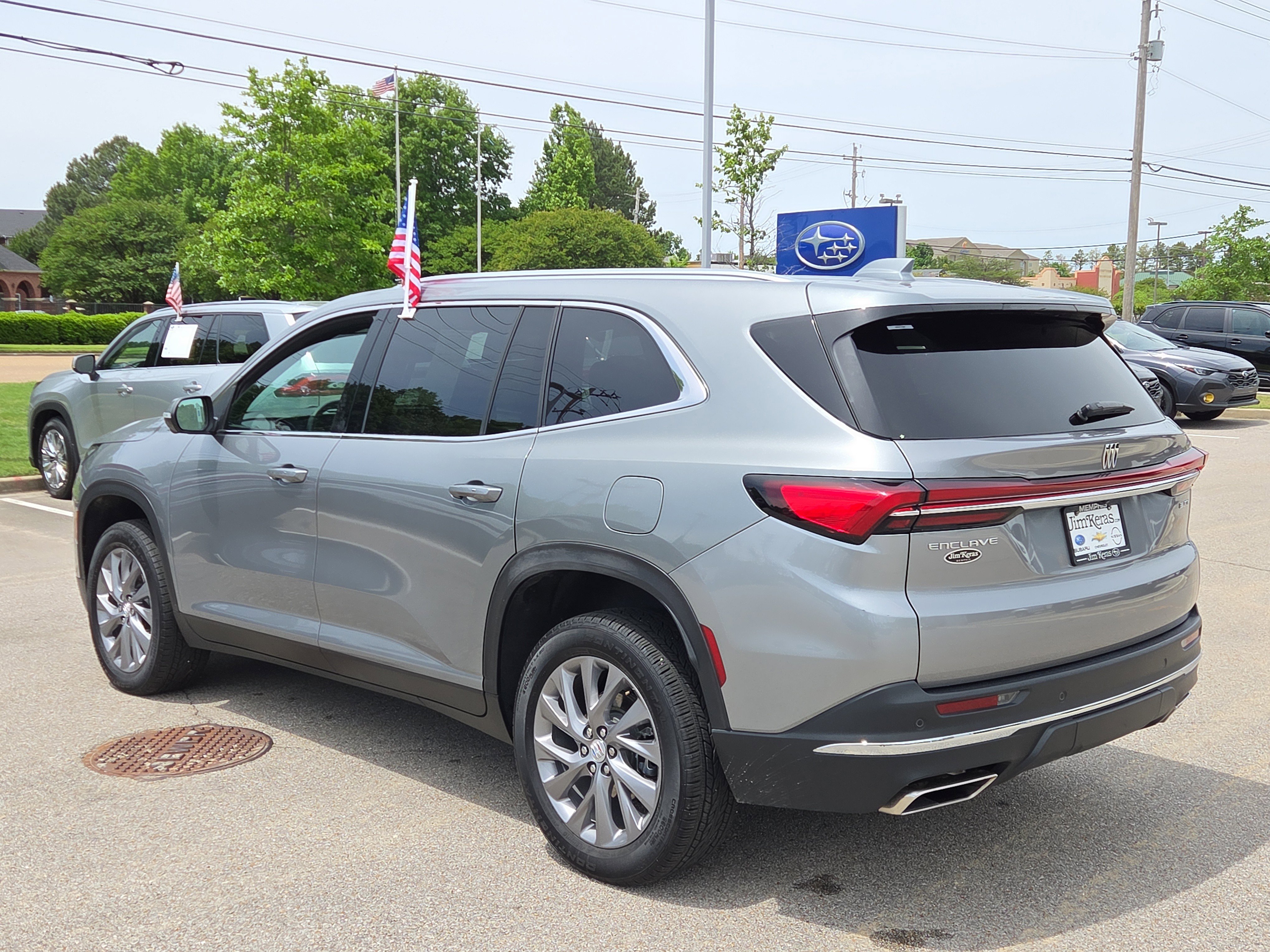 Used 2025 Buick Enclave Preferred AWD/4WD image 5