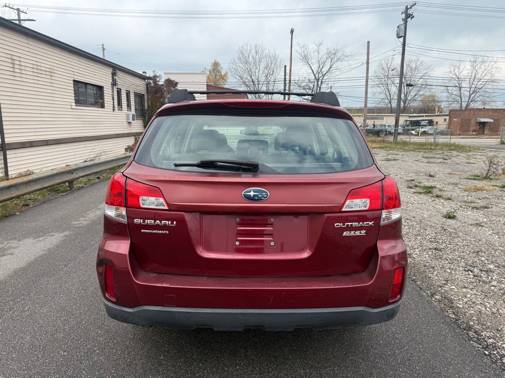 Used 2011 Subaru Outback 2.5i image 4