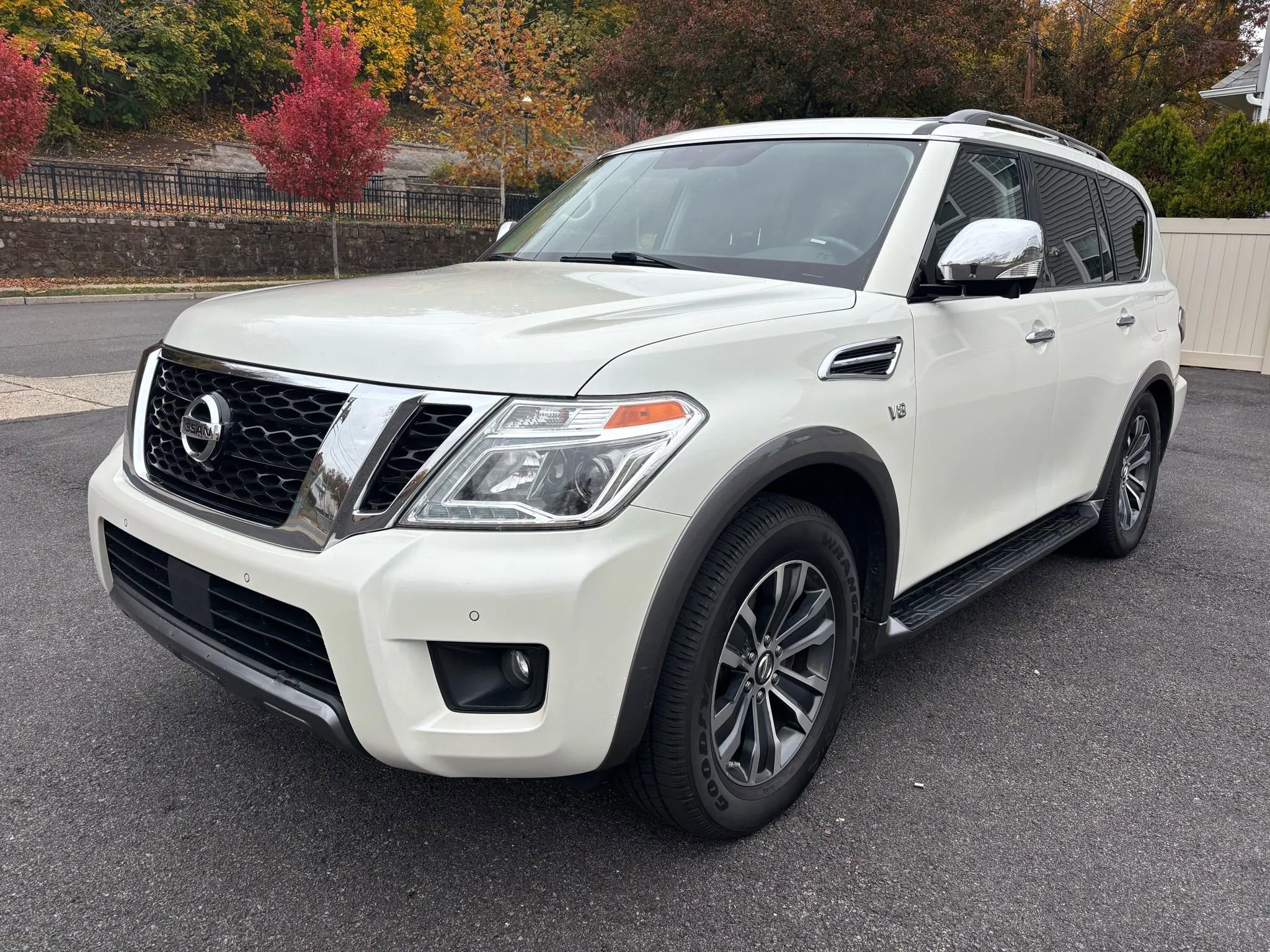 Used 2019 Nissan Armada SL w/ Premium Package image 2