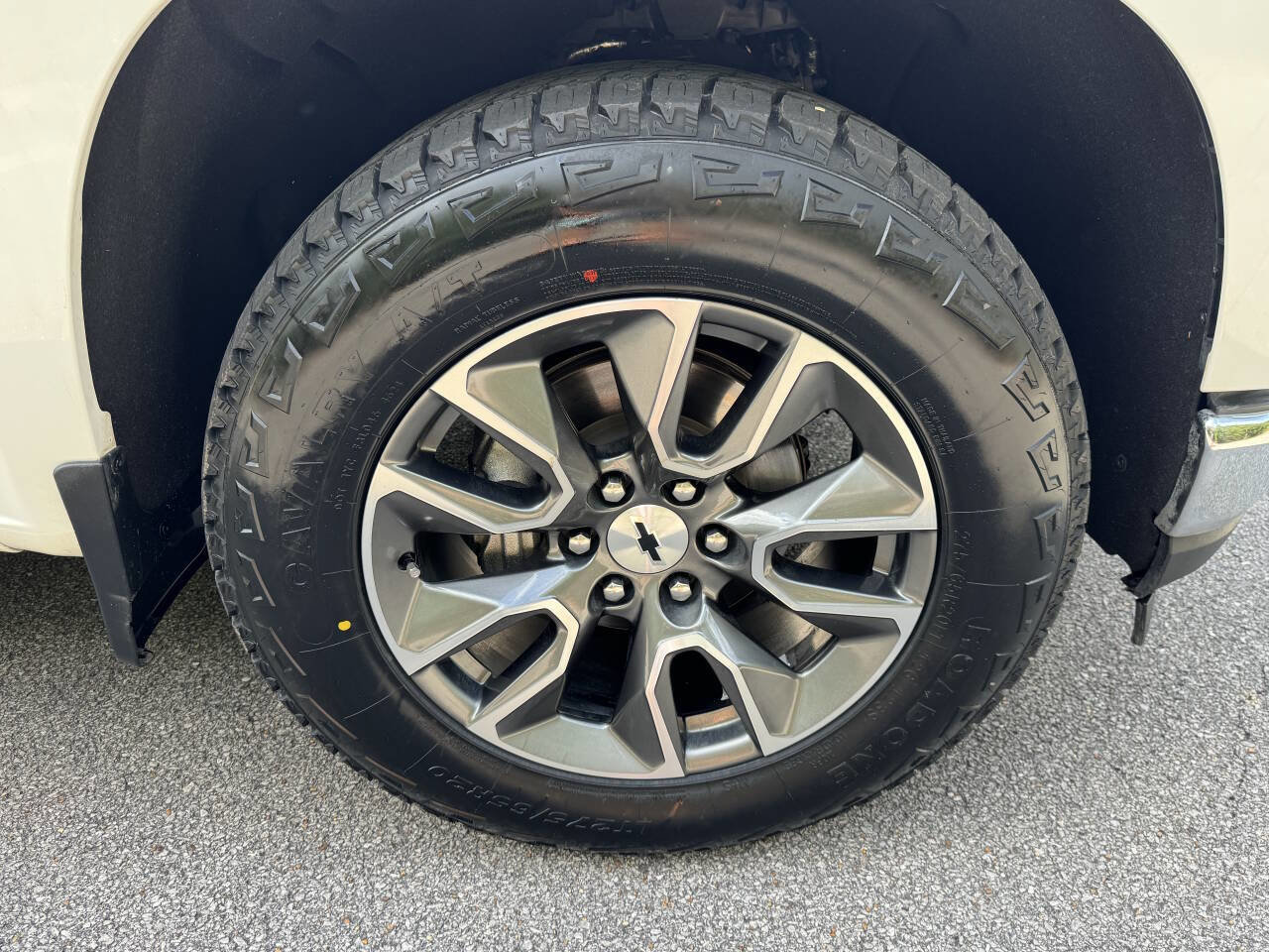 Used 2020 Chevrolet Silverado 1500 LT w/ All-Star Edition image 17