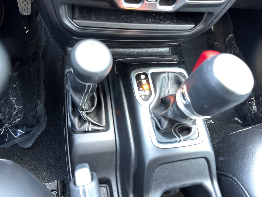 Certified 2018 Jeep Wrangler Unlimited Sahara image 38