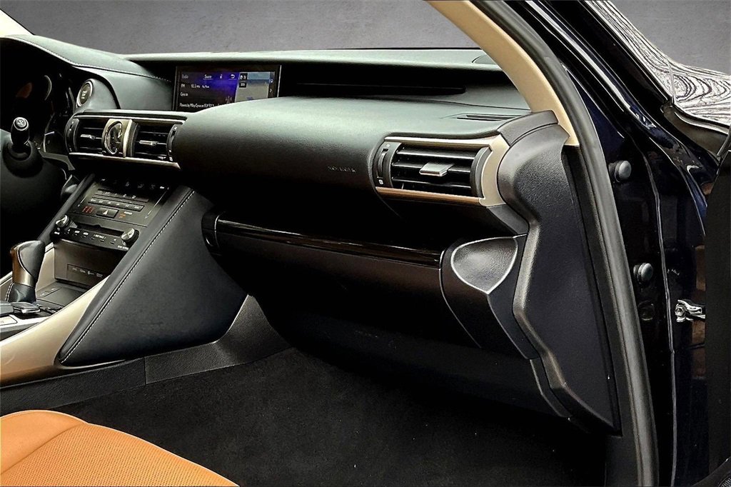 Used 2018 Lexus IS 300 AWD image 25