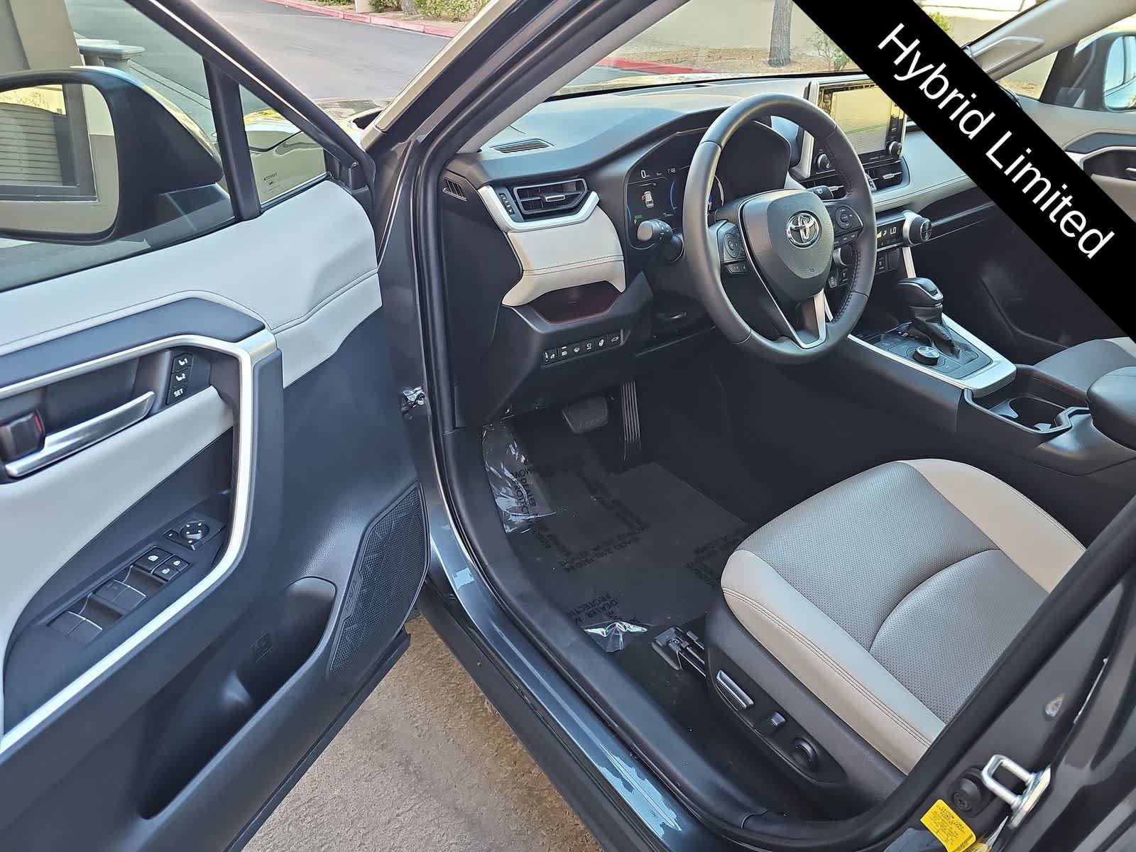 Used 2021 Toyota RAV4 Limited AWD/4WD image 10