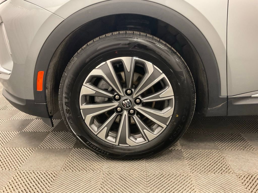 Used 2024 Buick Envision Preferred image 13