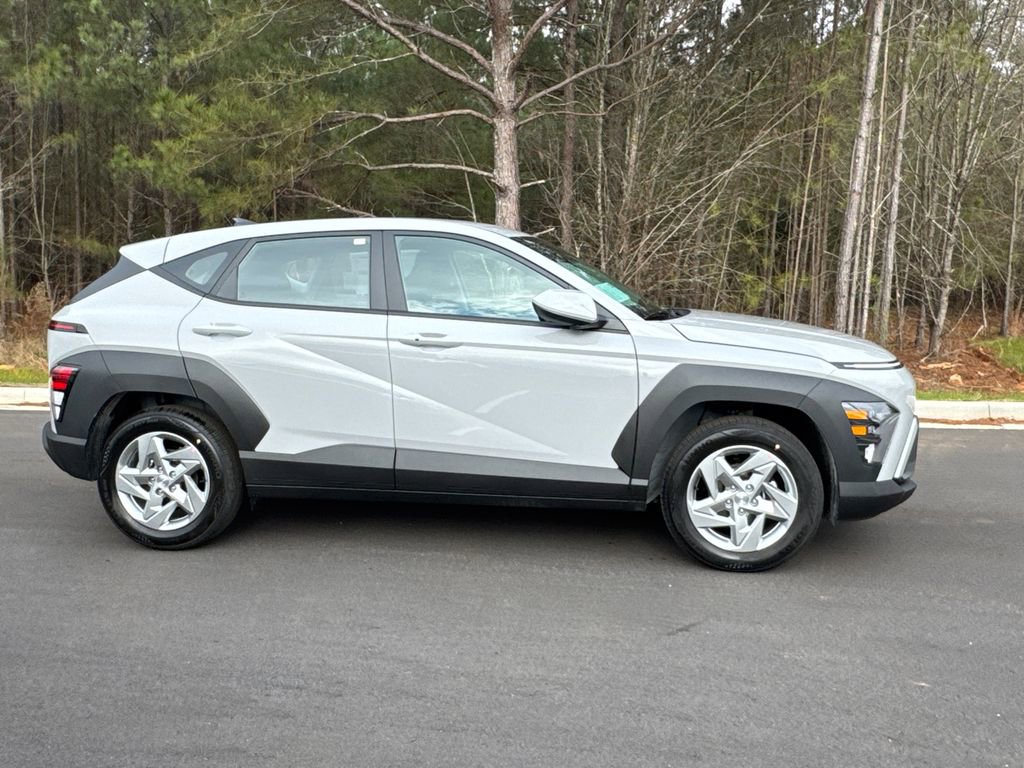New 2026 Hyundai Kona SE image 6