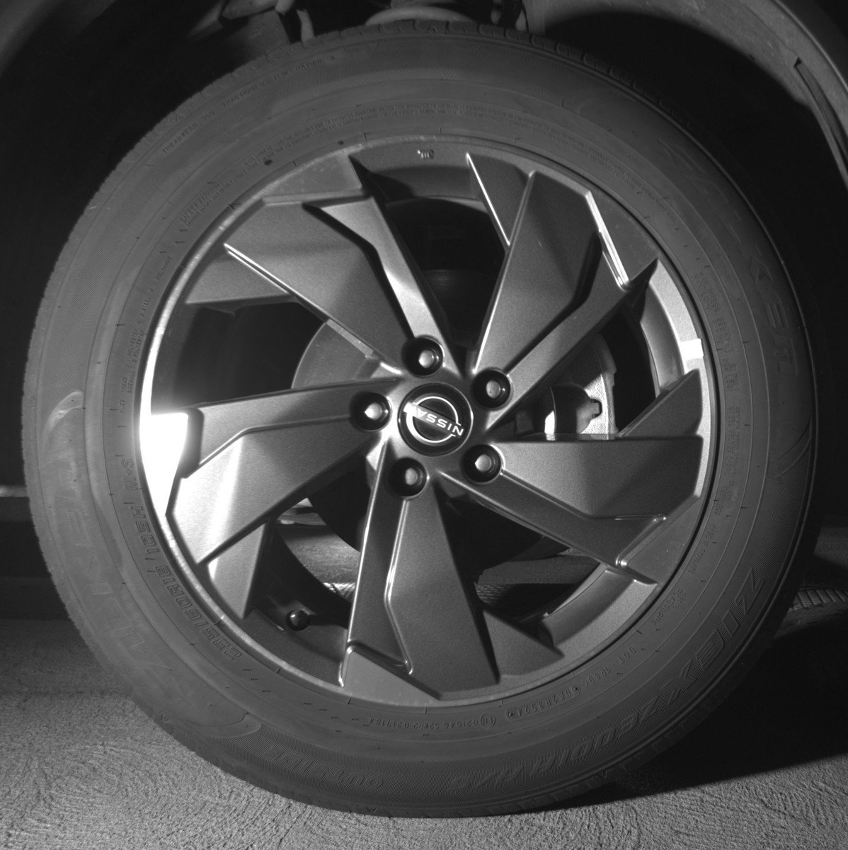 Used 2025 Nissan Rogue SV image 13