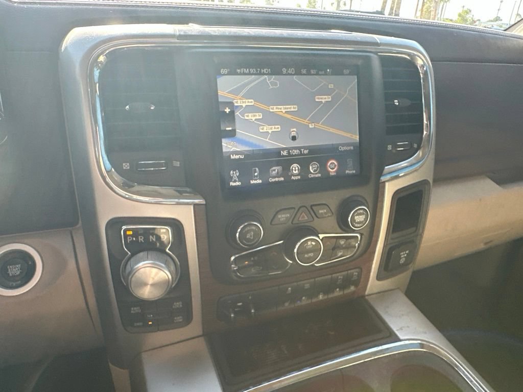 Used 2017 RAM 1500 Laramie w/ Convenience Group AWD/4WD image 18