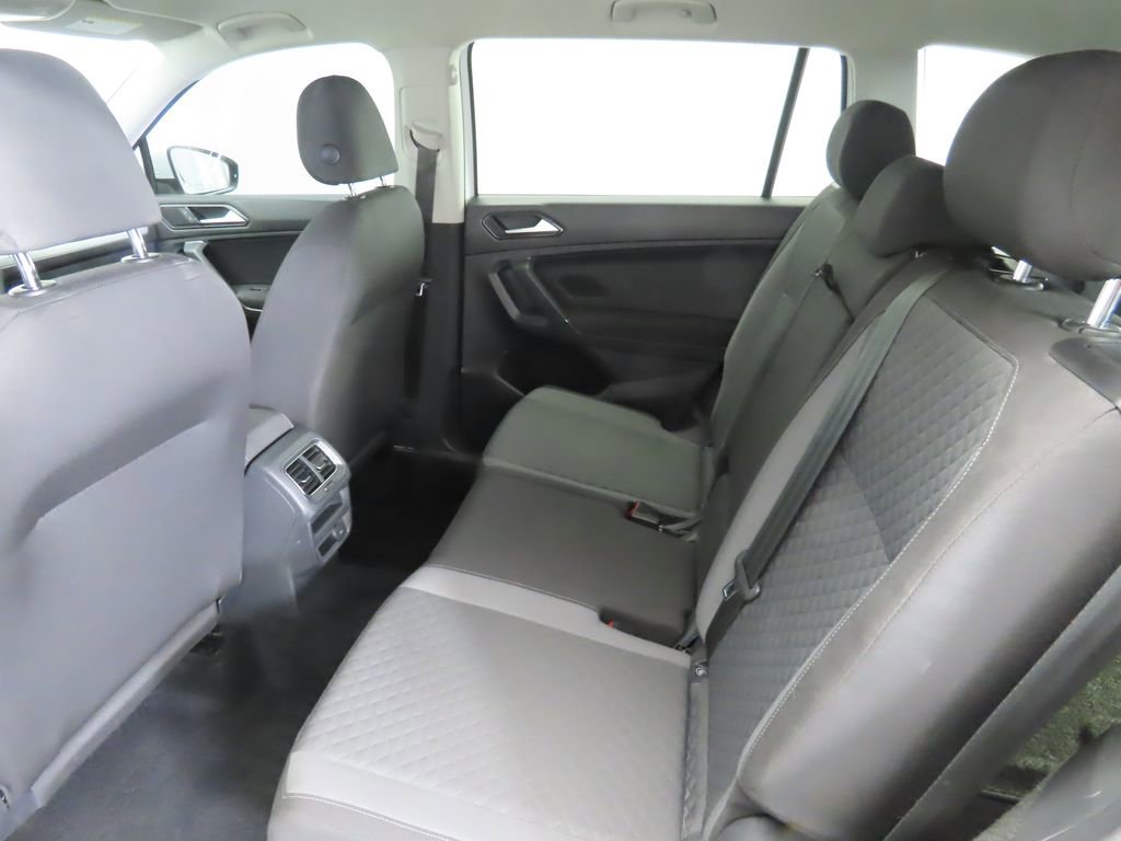 Used 2018 Volkswagen Tiguan S image 19