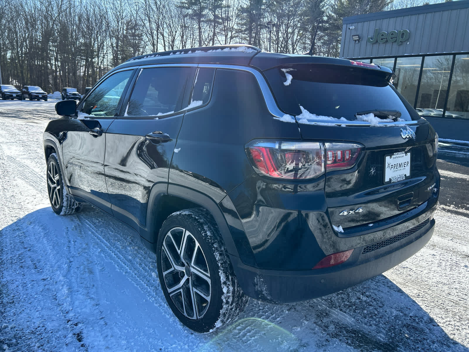 Used 2025 Jeep Compass Limited w/ Sun & Sound Group image 12