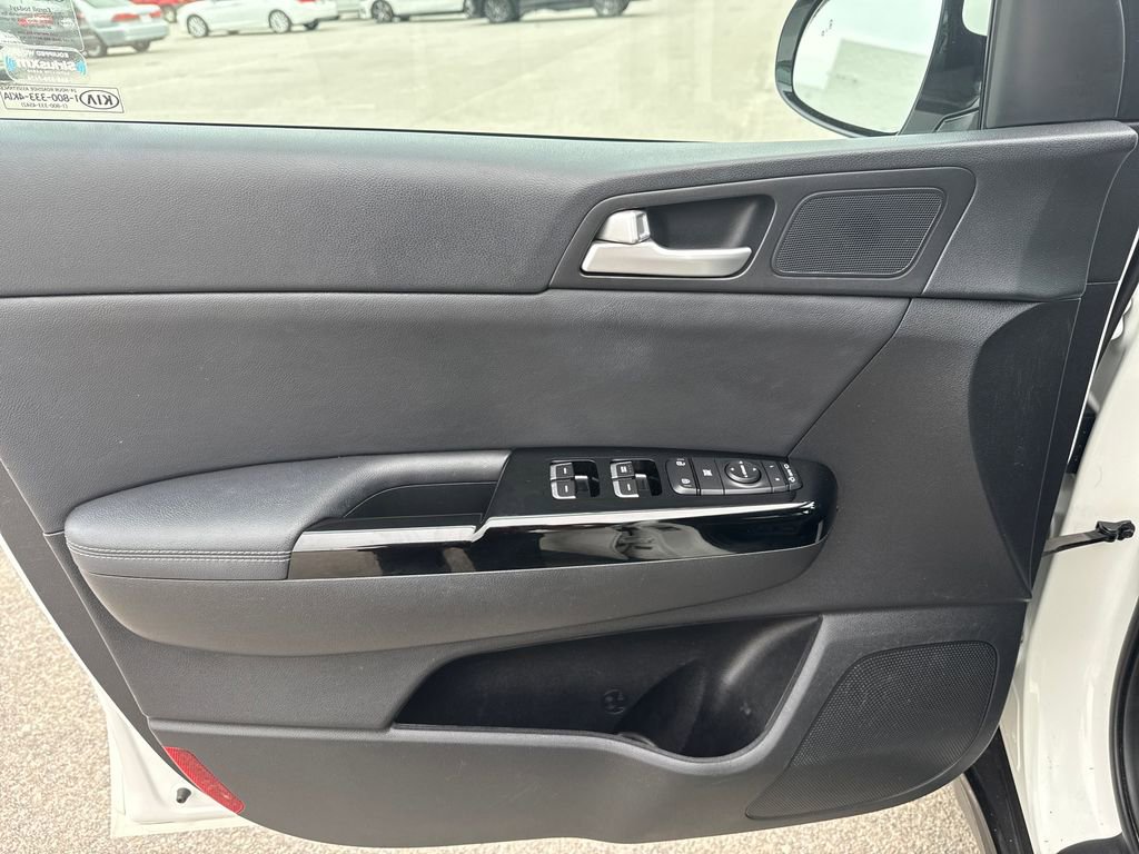Used 2022 Kia Sportage Nightfall Edition w/ Nightfall Fwd Premium Package image 16