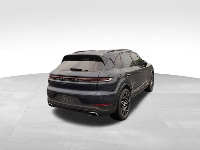 Used 2024 Porsche Cayenne AWD/4WD image 7