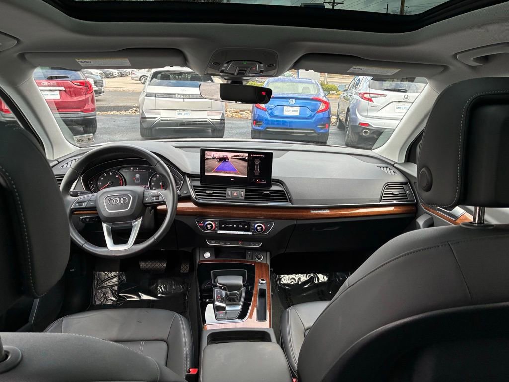 Used 2023 Audi Q5 2.0T Premium w/ Convenience Package image 17