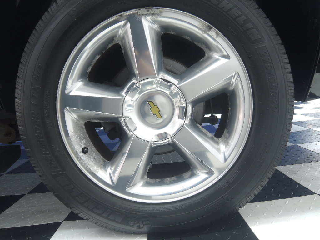 Used 2012 Chevrolet Suburban LTZ AWD/4WD image 7