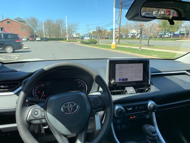 Used 2024 Toyota RAV4 LE AWD/4WD image 16