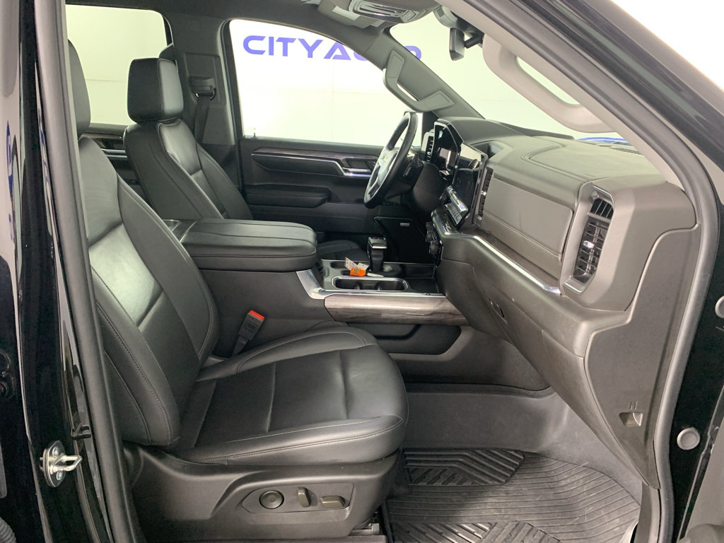 Used 2024 Chevrolet Silverado 1500 LTZ AWD/4WD image 38