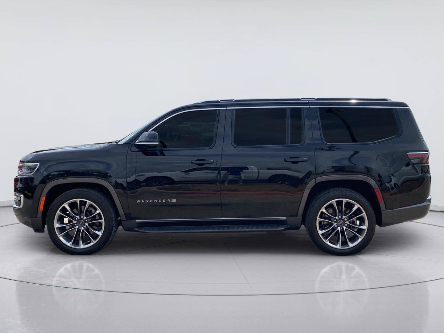 Used 2022 Jeep Wagoneer Series II w/ Premium Group I AWD/4WD image 3