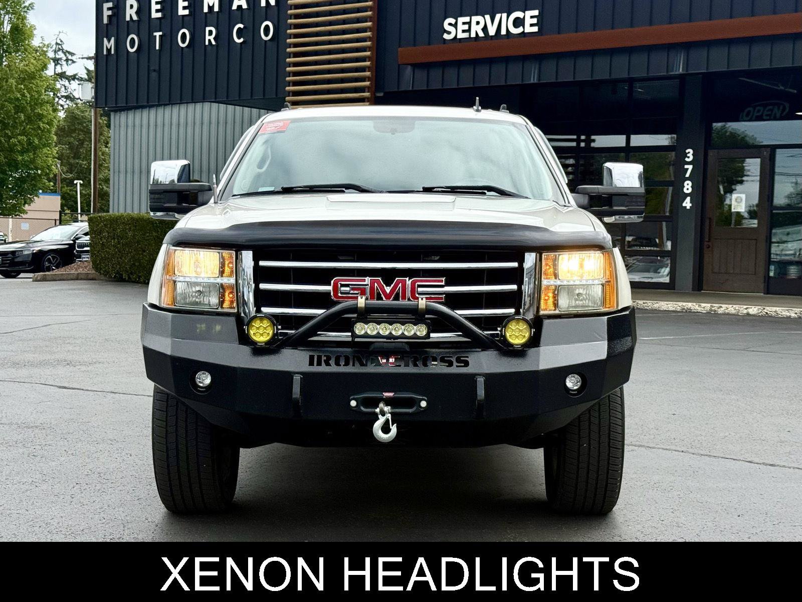 Used 2013 GMC Sierra 1500 SLT w/ SLT White Diamond Edition AWD/4WD image 3