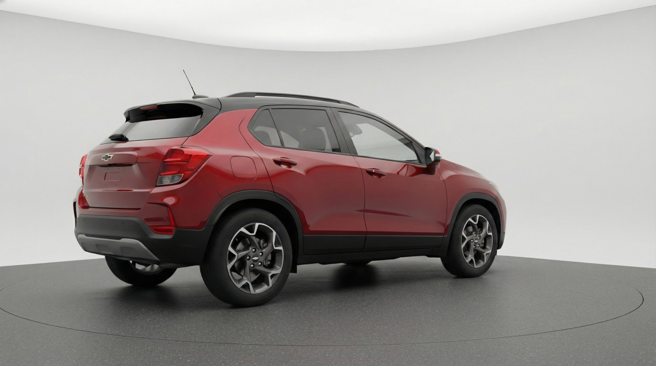 Used 2025 Chevrolet Trax LT FWD image 9