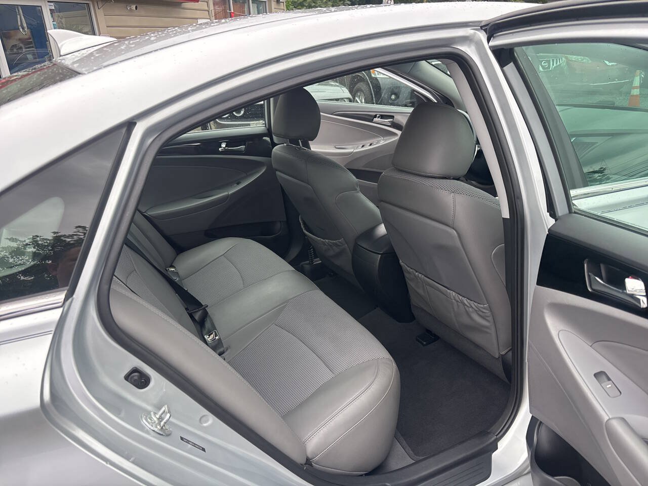 Used 2014 Hyundai Sonata SE w/ Premium Package 03 FWD image 16