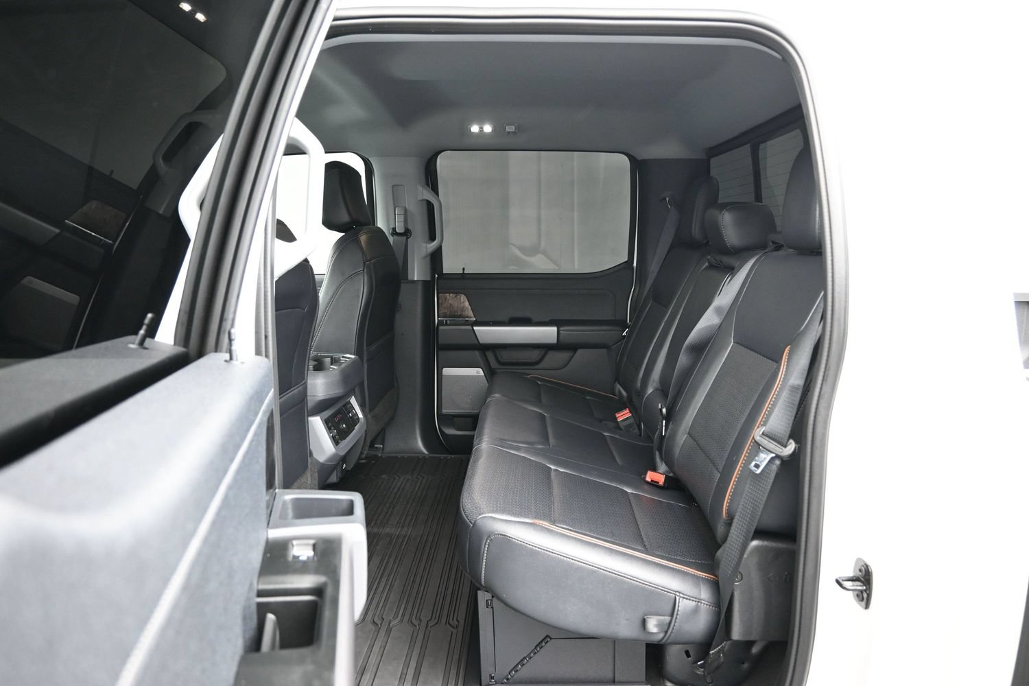 Used 2025 Ford F350 Lariat w/ Lariat Ultimate Package AWD/4WD image 11