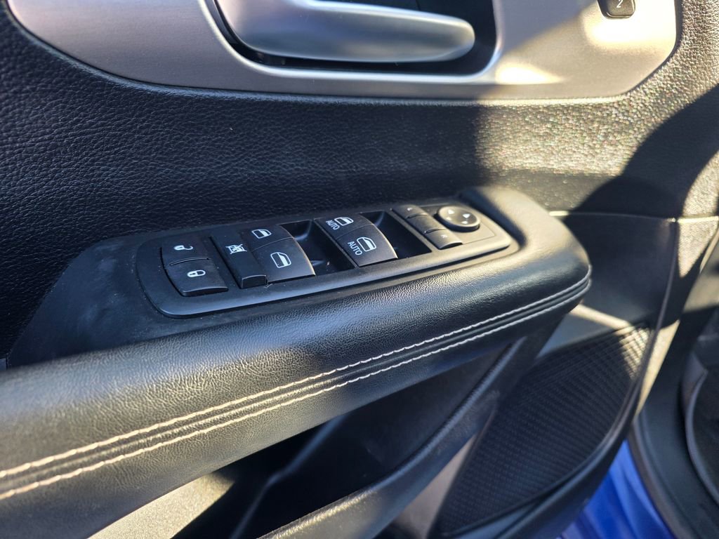 Used 2020 Chrysler Pacifica Touring-L w/ Advanced Safetytec Group image 11