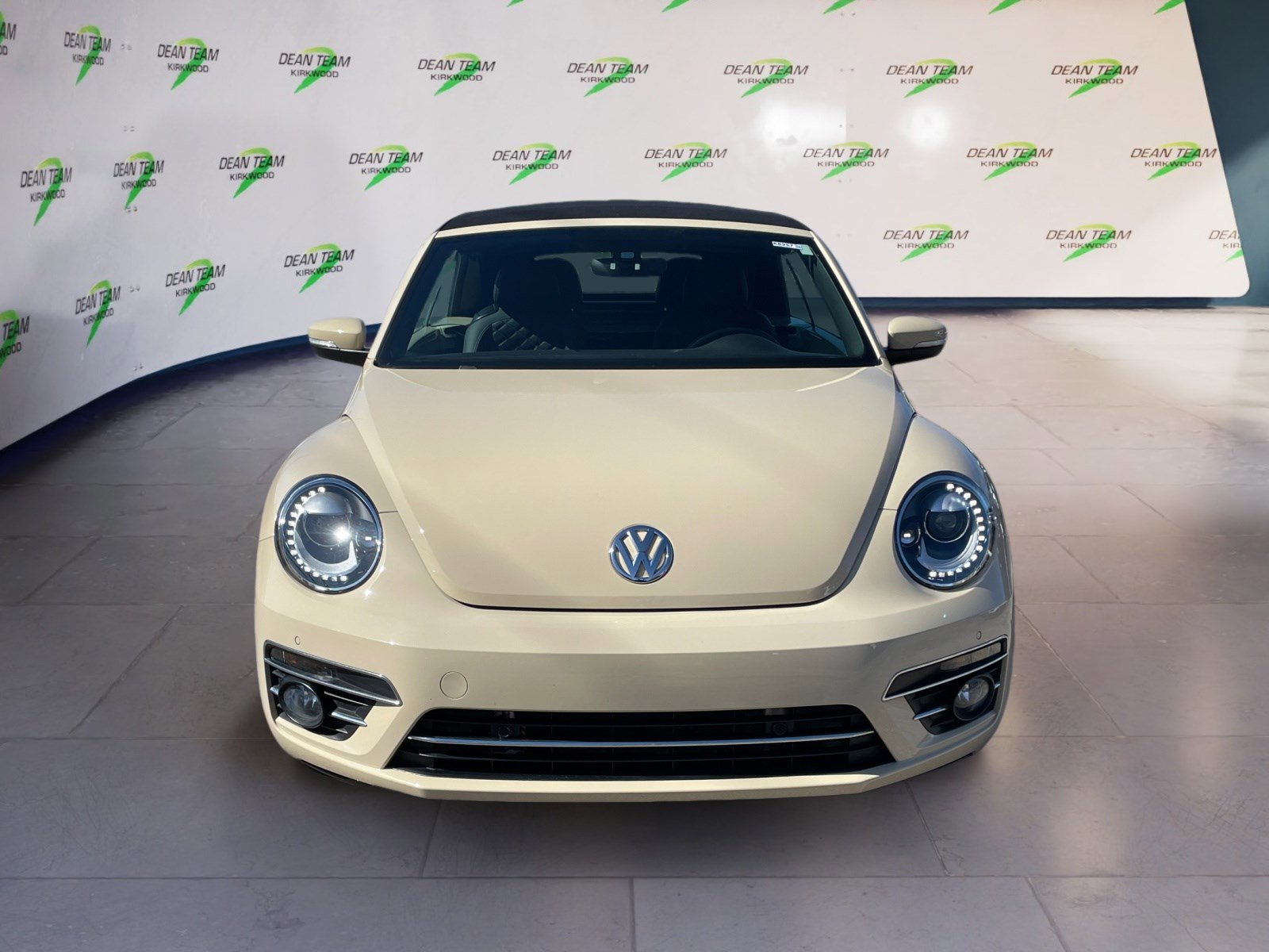 Used 2019 Volkswagen Beetle 2.0T Final Edition SEL FWD image 2