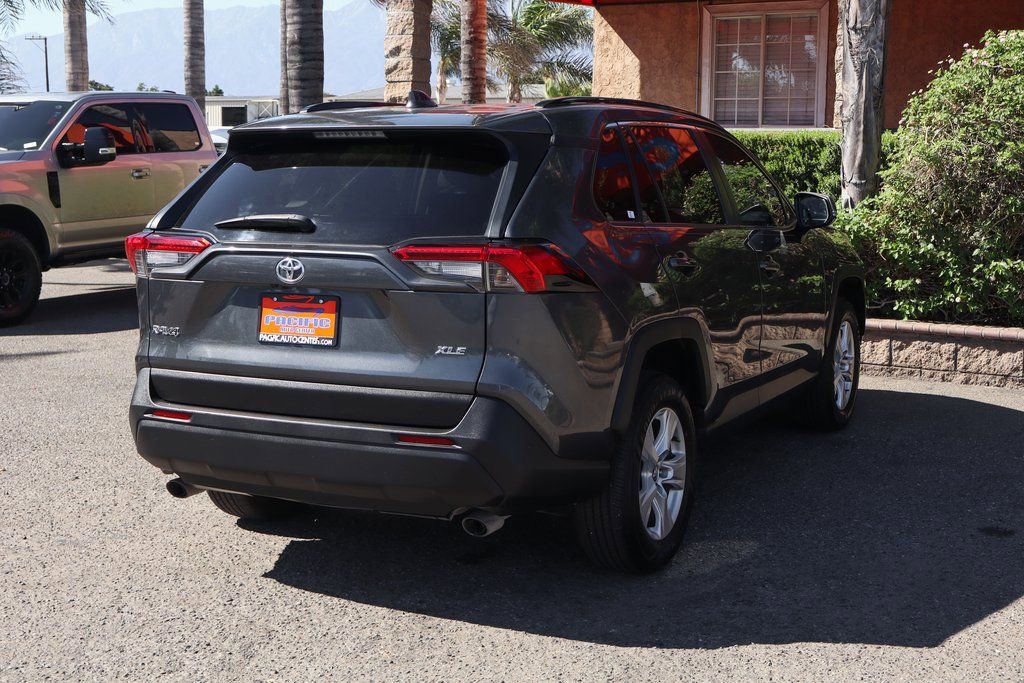 Used 2021 Toyota RAV4 XLE image 9