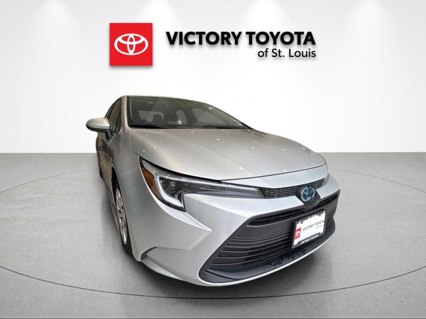 Used 2025 Toyota Corolla LE FWD image 1
