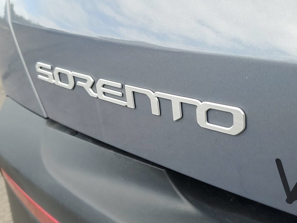 Certified 2023 Kia Sorento LX AWD/4WD image 6