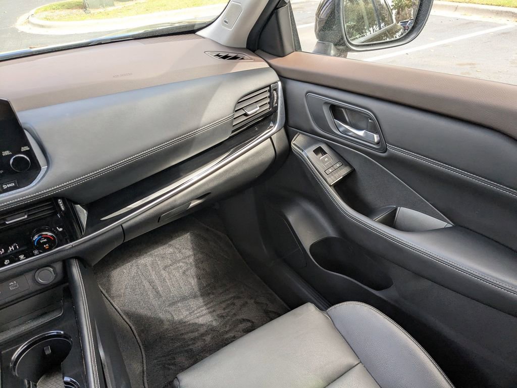 Used 2023 Nissan Rogue SL w/ SL Premium Package image 15