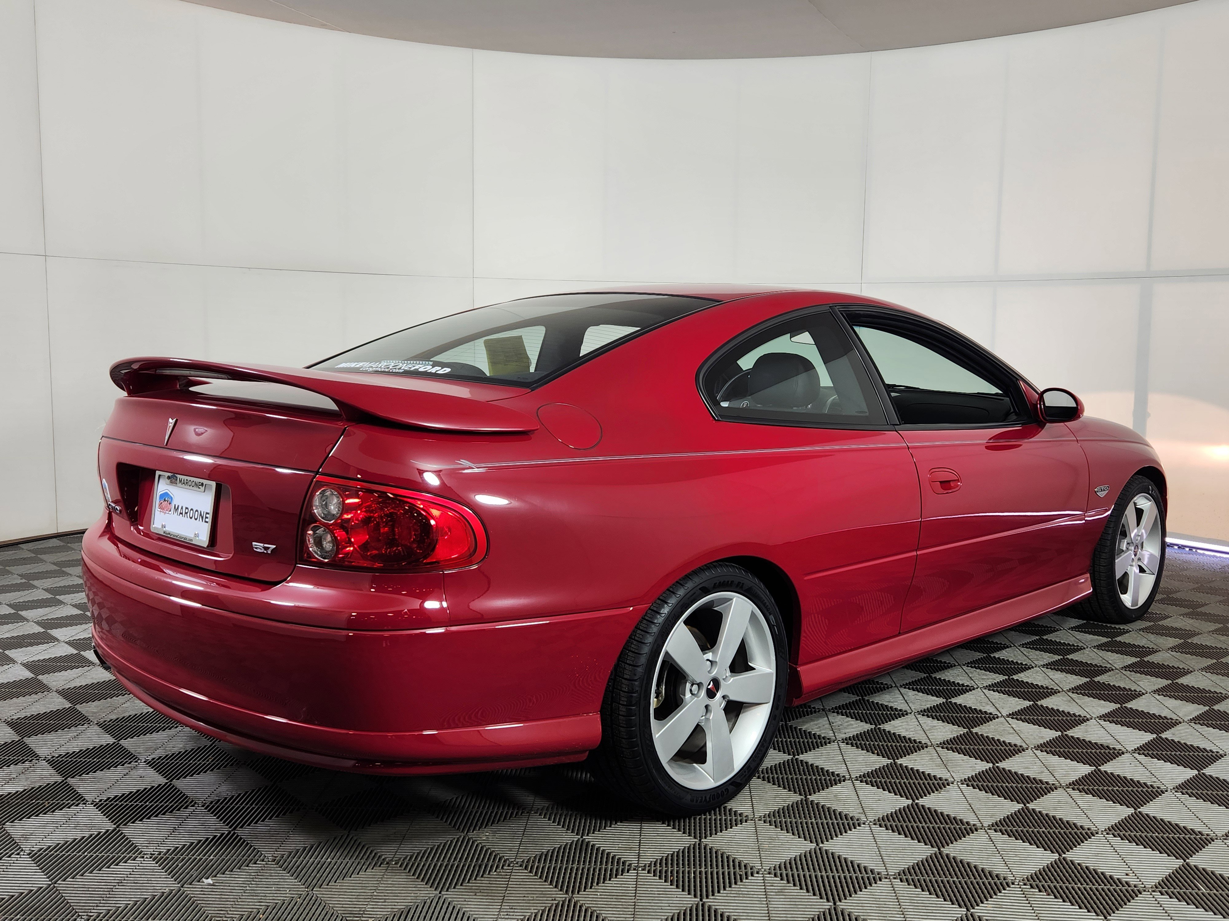 Used 2004 Pontiac GTO w/ Limited Edition Pulse Red RWD image 7