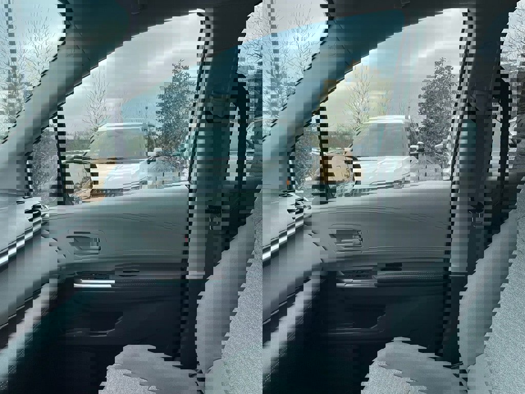 Used 2022 Toyota Sienna LE image 9