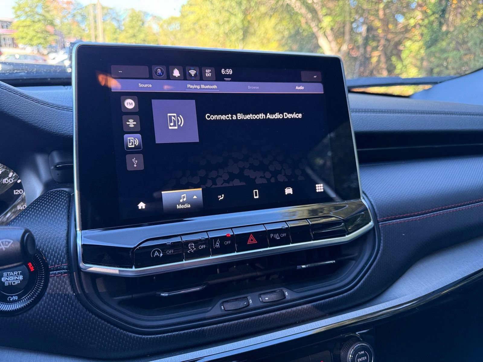 Used 2025 Jeep Compass Trailhawk image 21