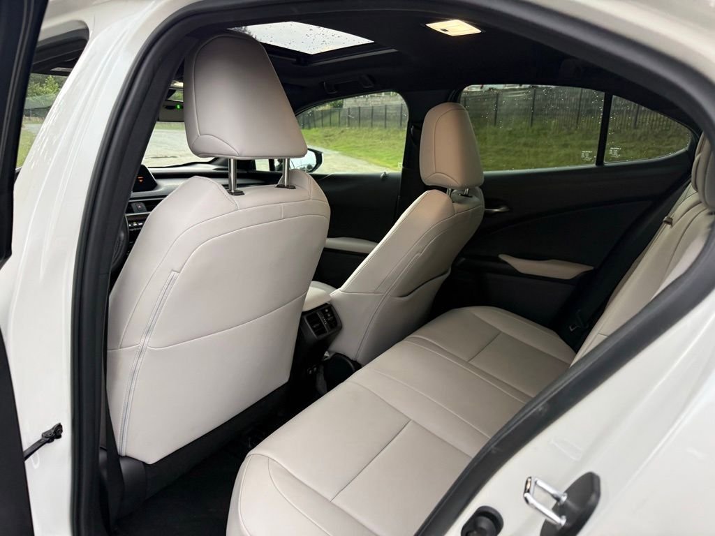 Used 2019 Lexus UX 250h w/ Premium Package AWD/4WD image 27