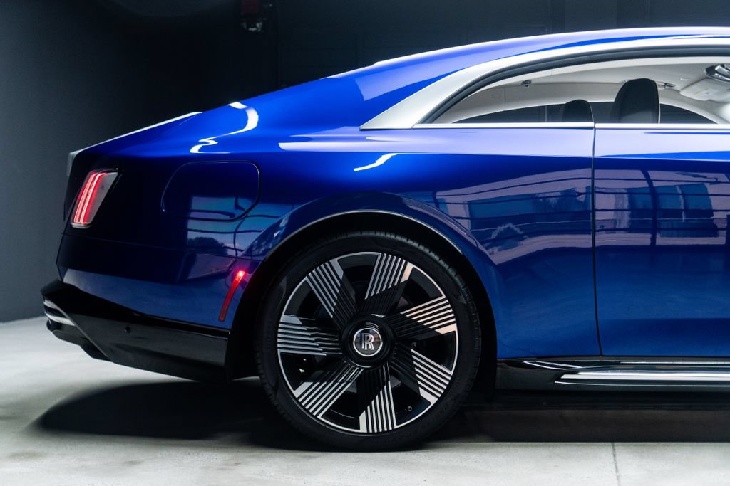 Used 2024 Rolls-Royce Spectre w/ Spectre Launch Package AWD/4WD image 16